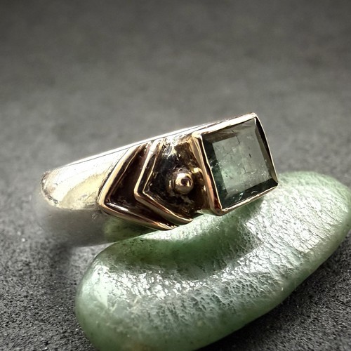 Moderner ring grüner - ring, turmalin