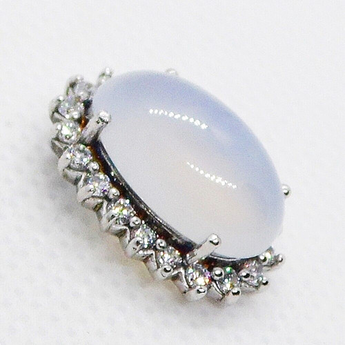 Chalzedon cubic zirkonia - cubic,